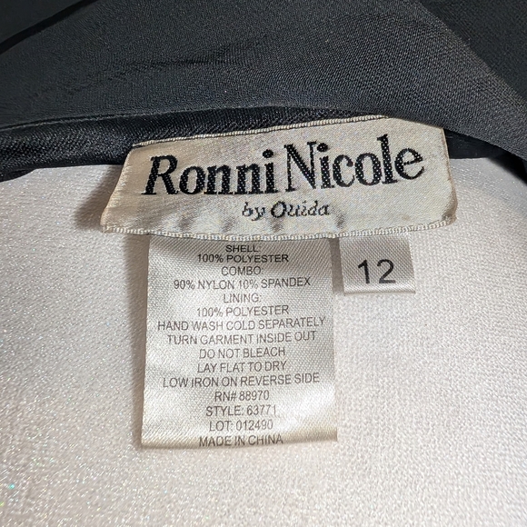 Ronni Nicole Elegant Black Maxi Dress with Pink Floral Design - Picture 3 of 3